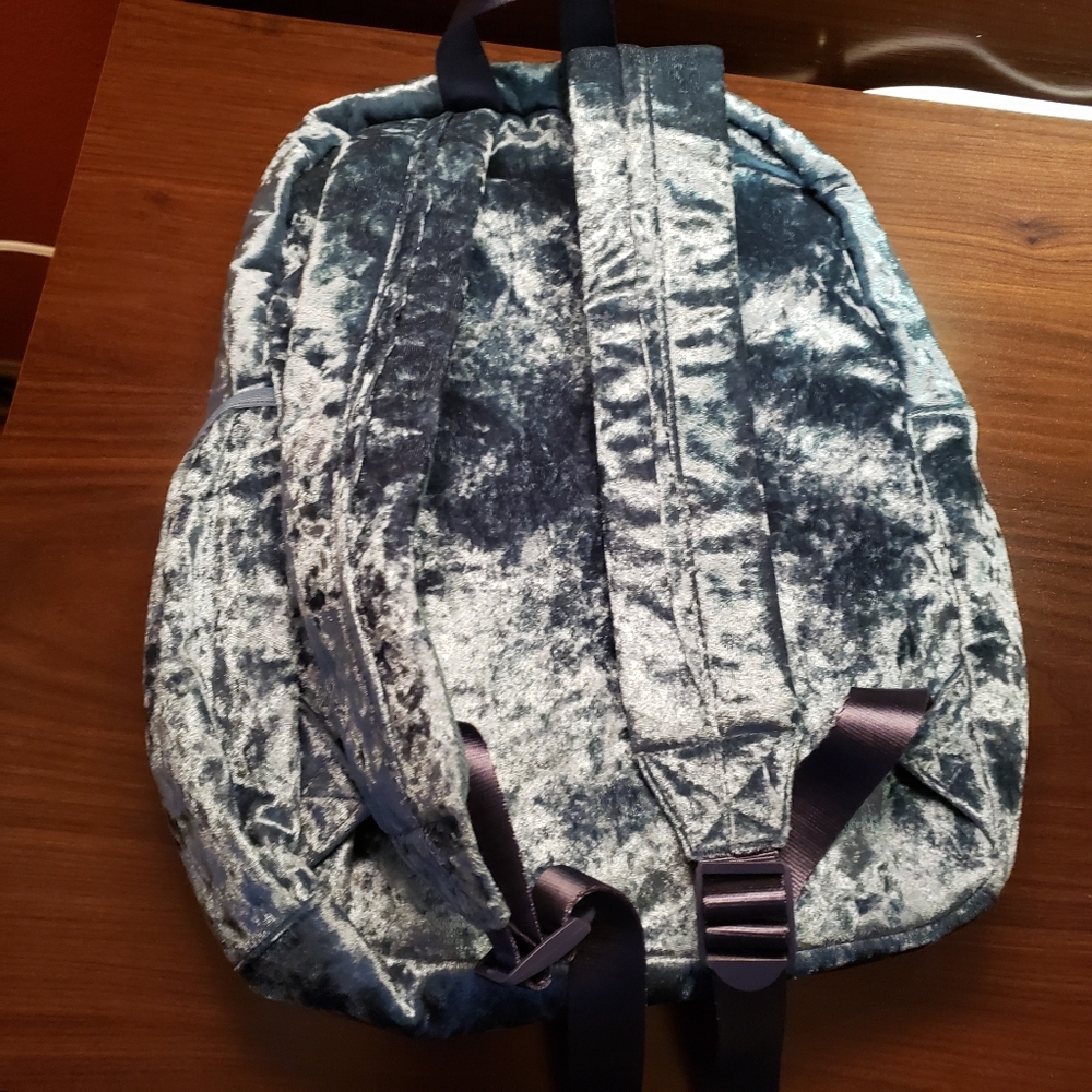 NWT J. Crew Crewcuts Crushed Velvet Backpack in Blue - Picture 3 of 6